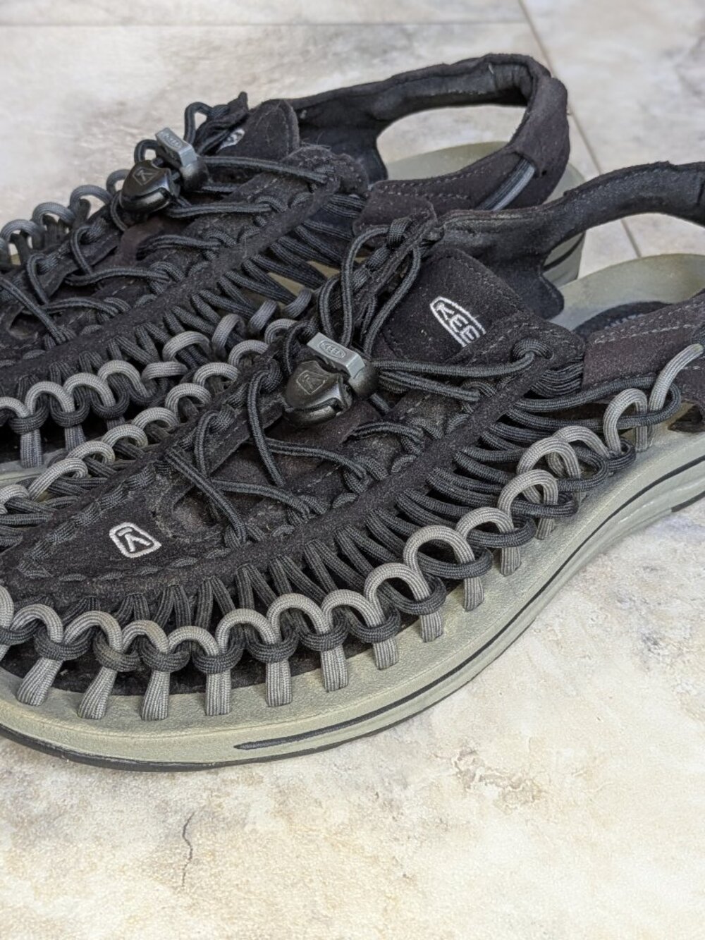 Keen Uneek  Cord Sandals (men's 8.5/women's 10.5)